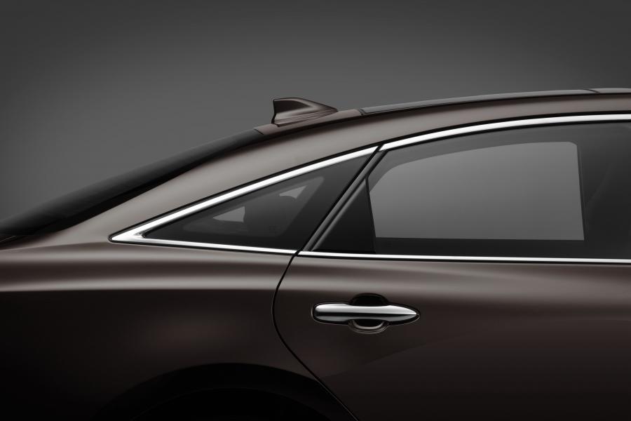 Детали экстерьера Toyota Avalon Hybrid 2019 года  (CN) (фото 5 из 11)
